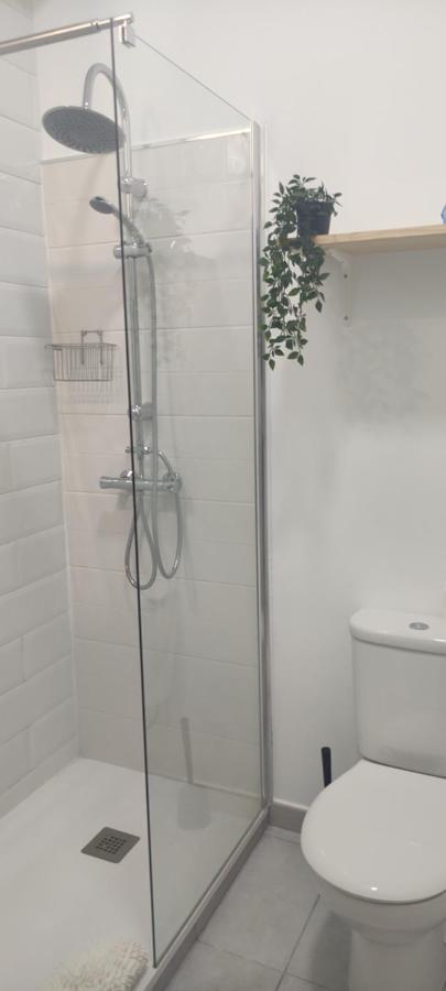 Hostal PETITE MAMAN Madrid Extérieur photo