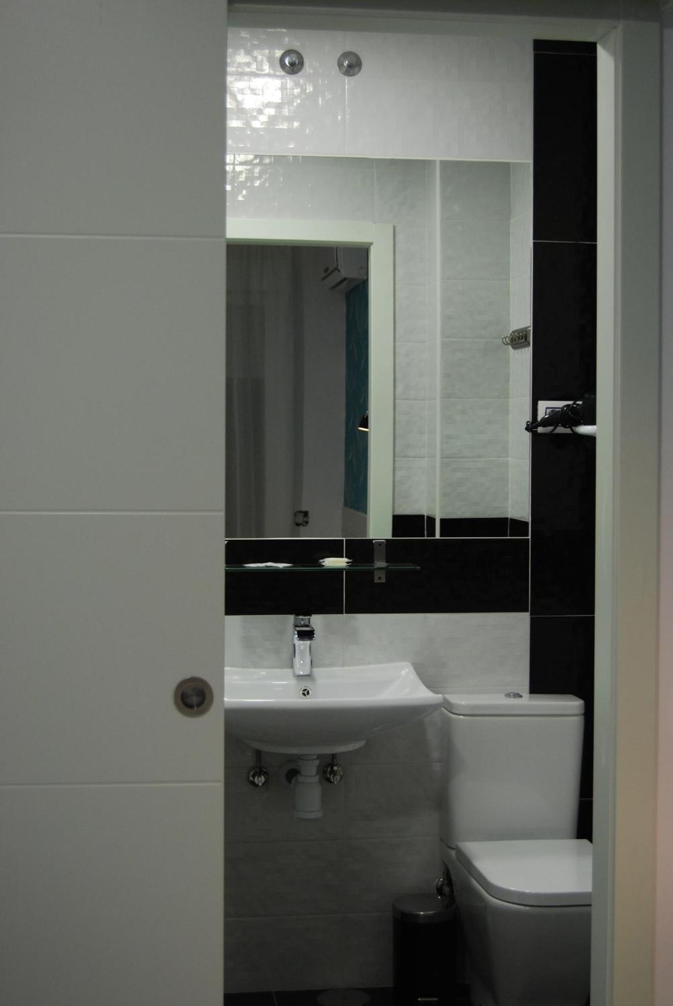 Hostal PETITE MAMAN Madrid Chambre photo