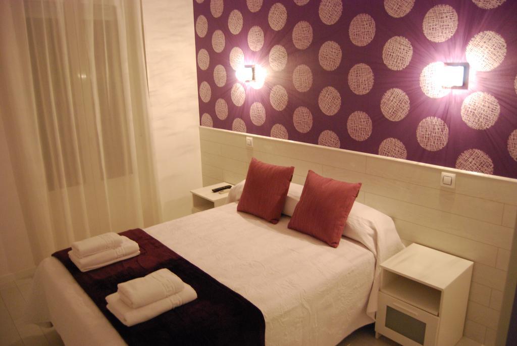 Hostal PETITE MAMAN Madrid Chambre photo
