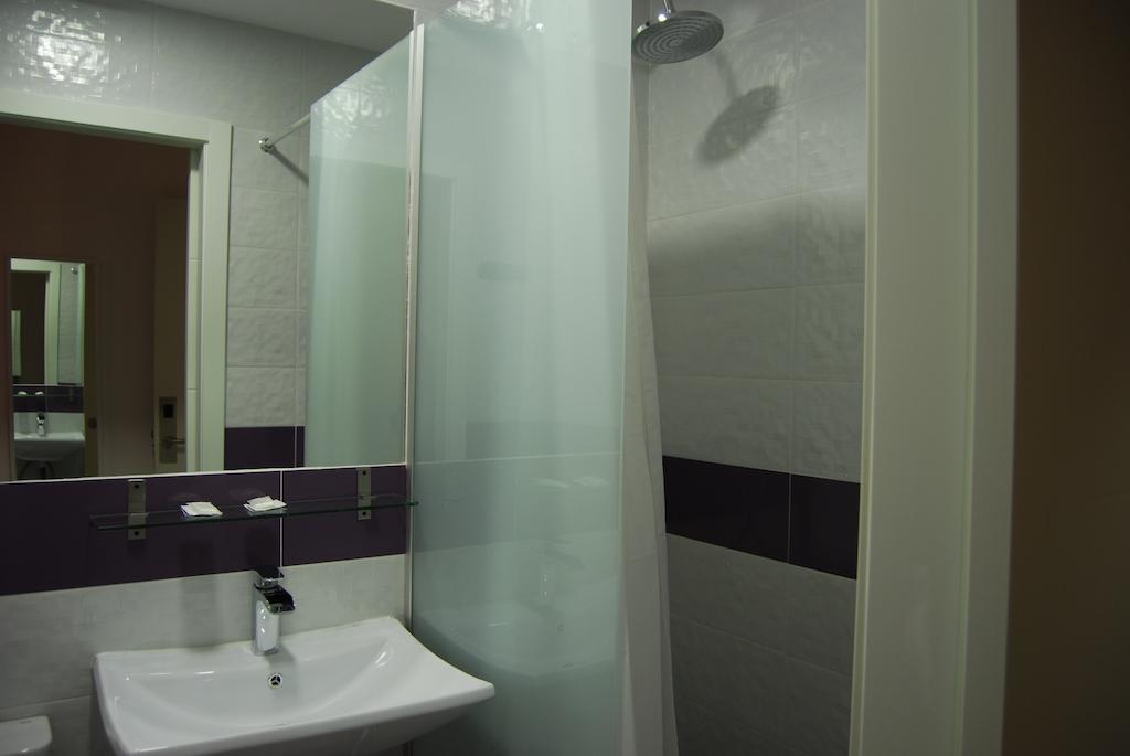 Hostal PETITE MAMAN Madrid Chambre photo
